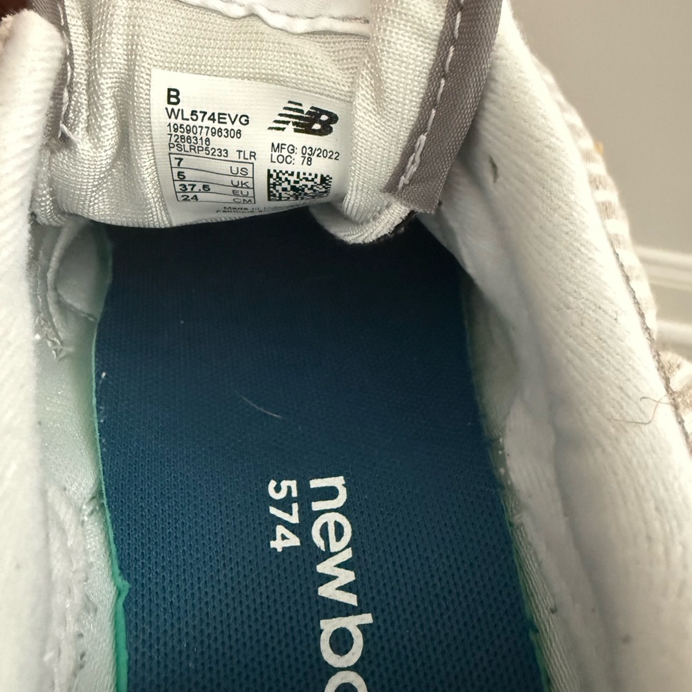 New Balance 574 Gray Sneakers - Picture 4 of 5